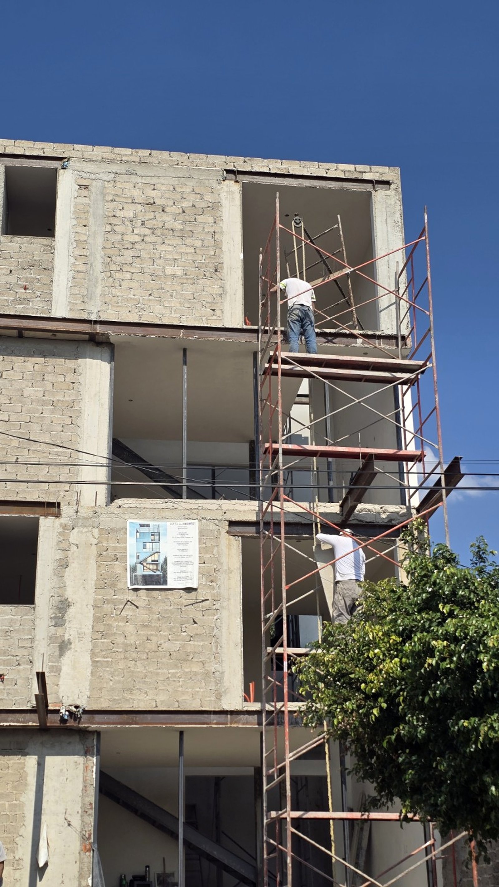 Fachada en proceso de construcción